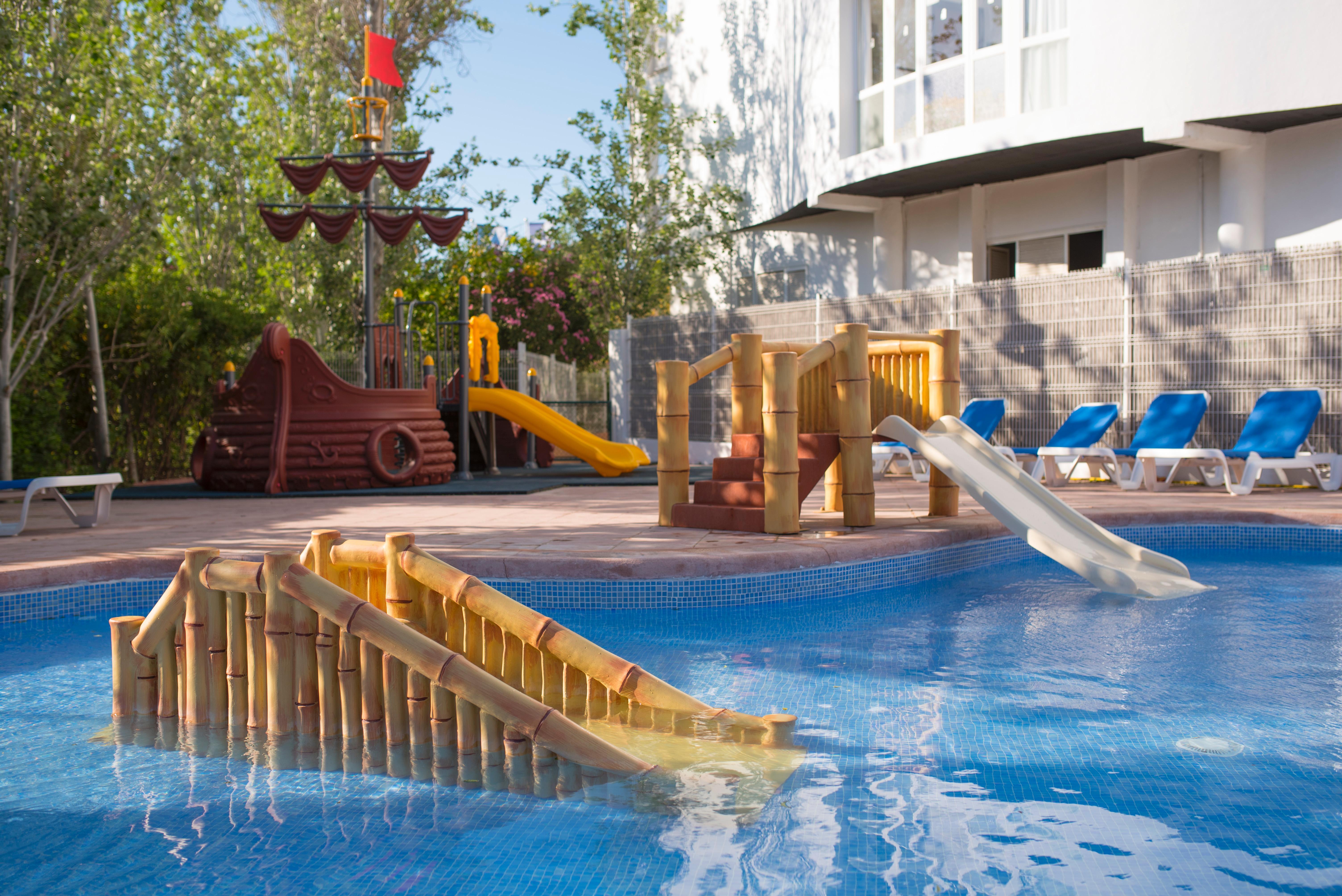 Azuline Hotel Bergantin San Antonio  Bagian luar foto