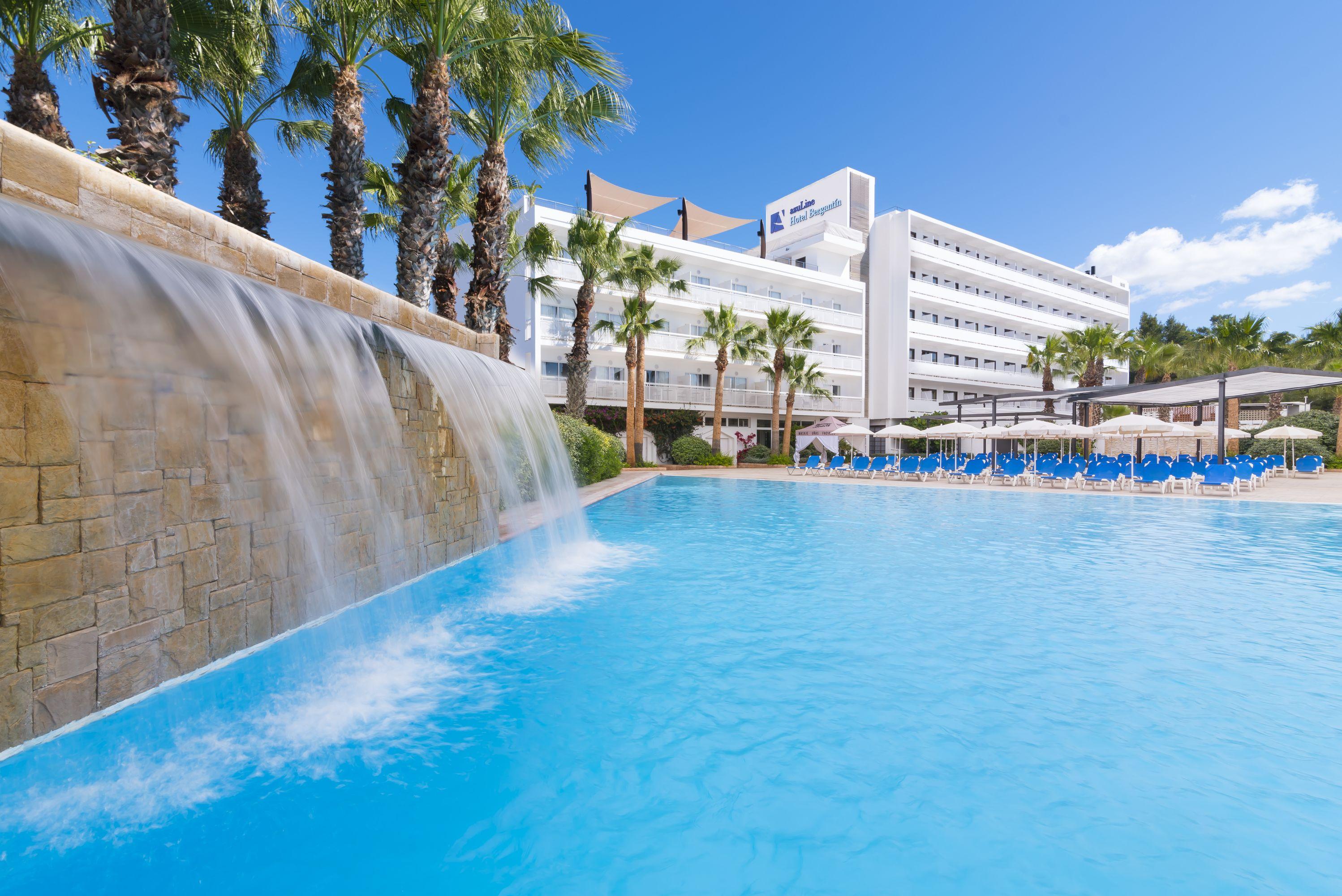 Azuline Hotel Bergantin San Antonio  Bagian luar foto