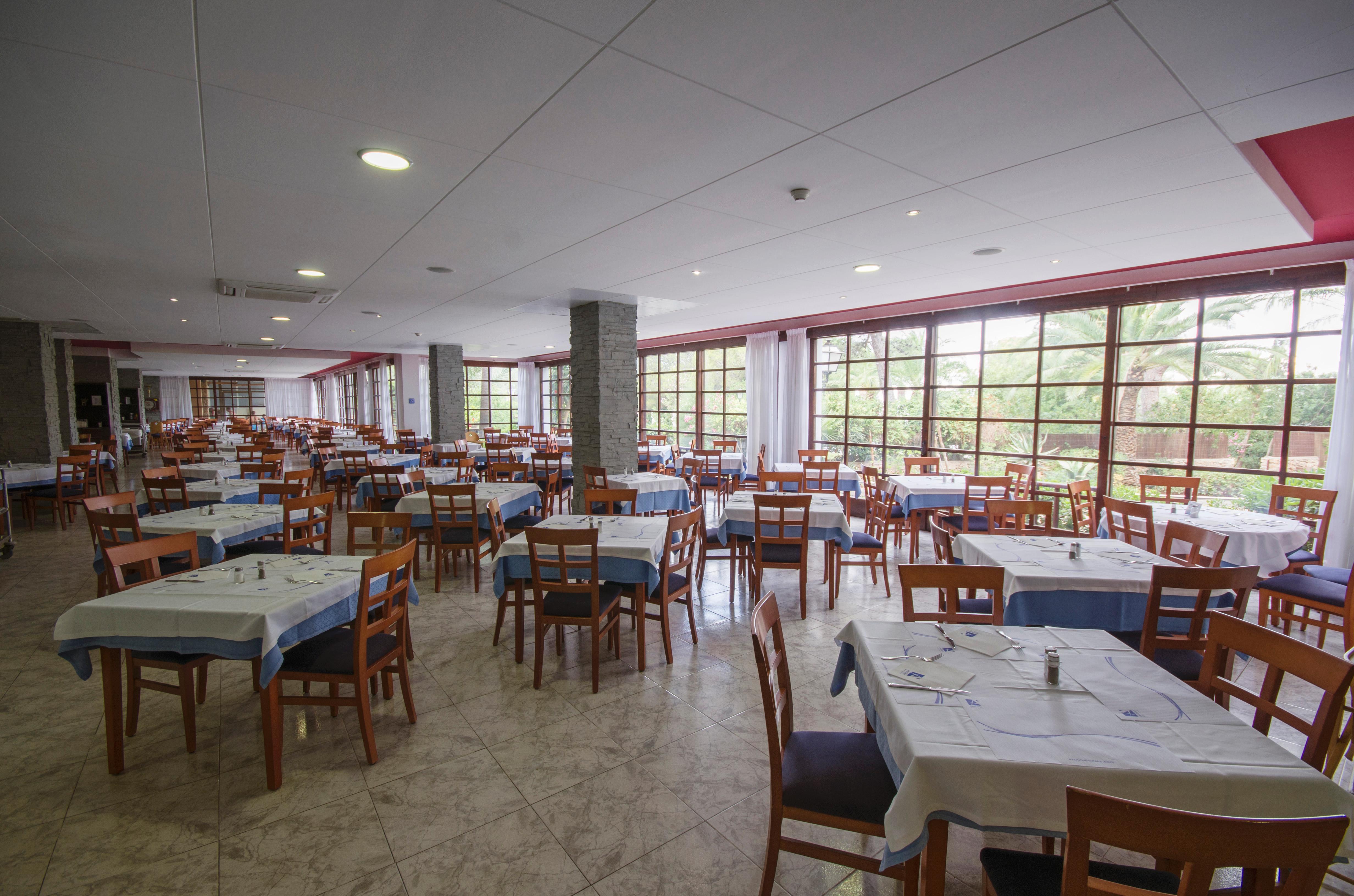 Azuline Hotel Bergantin San Antonio  Bagian luar foto