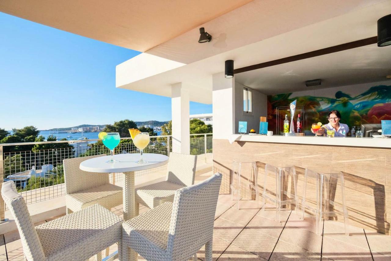 Azuline Hotel Bergantin San Antonio  Bagian luar foto